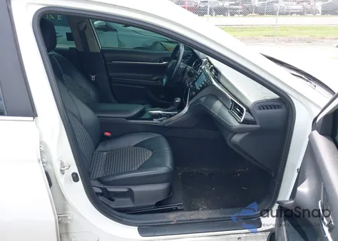 2020 Toyota Camry Se z USA, uszkodzony, nr VIN 4T1G11AK2LU359098